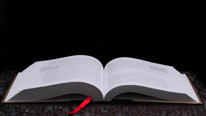 鞋上的汗渍如何洗掉 怎么清洗鞋子的汗渍