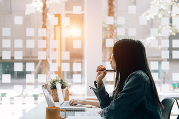 梦见别人家小孩掉进泥塘