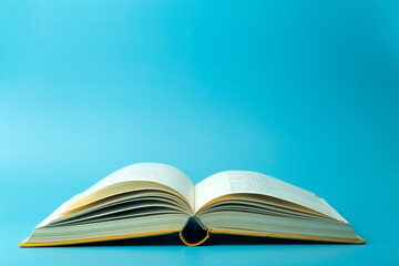 二手豪车的价格为什么还会比普通汽车高那么多？