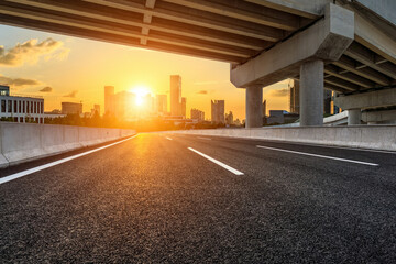 三亚中铁子悦台地址在哪里？