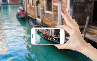 鞋上的汗渍如何洗掉 怎么清洗鞋子的汗渍