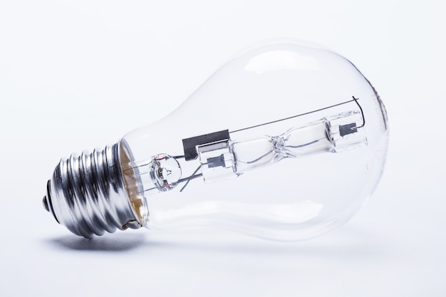 二手豪车的价格为什么还会比普通汽车高那么多？